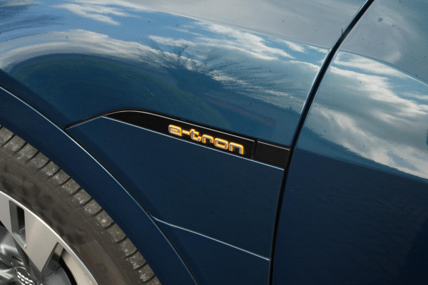 Audi e-tron e-tron 50 quattro Launch edition plus 71 kWh Panoramadak Adaptieve Cruise Leer Memory PDC