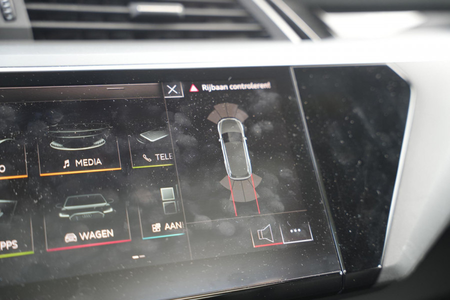 Audi e-tron e-tron 50 quattro Launch edition plus 71 kWh Panoramadak Adaptieve Cruise Leer Memory PDC