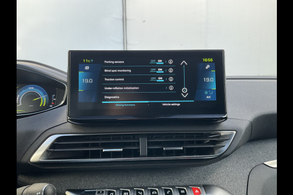 Peugeot 3008 1.6 HYbrid 225 GT Pack Plug-in Trekhaak Camera Navigatie PHEV Business