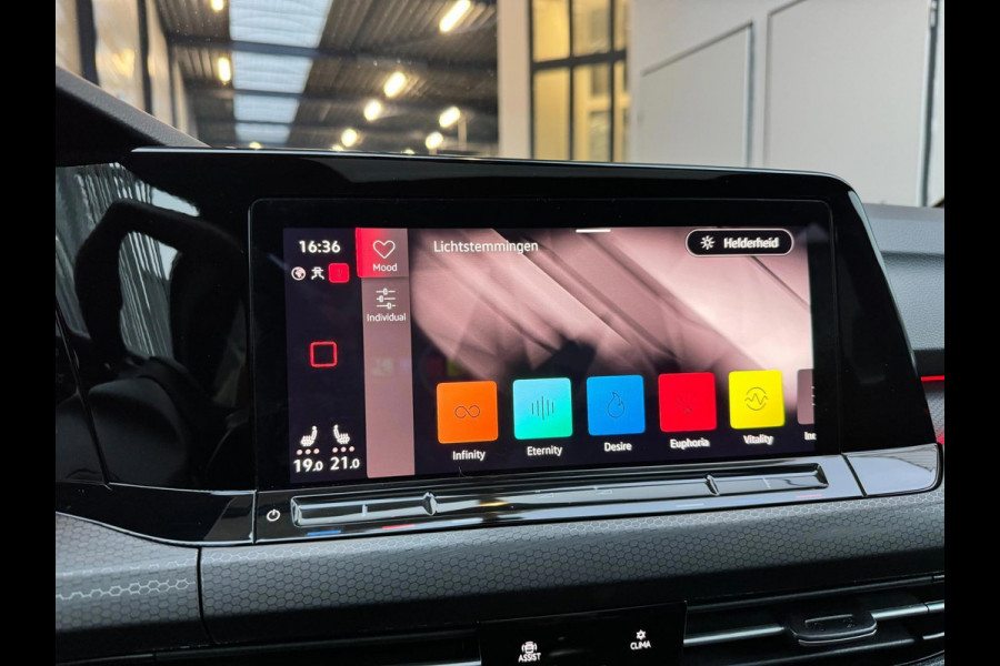 Volkswagen Golf 2.0 TSI GTI Clubsport 45 Jahre Edition 300+PK AKRAPOVIC/IQ/VIRTUAL/SFEER/PANO/LEER/CAM/LINE/ACC/12 MND GARANTIE!