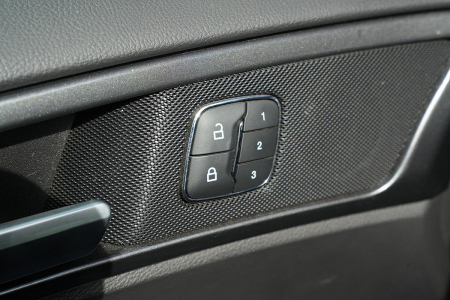 Ford Mondeo Wagon 2.0 IVCT HEV Titanium Leer Stoelvent. Cruise Clima PDC