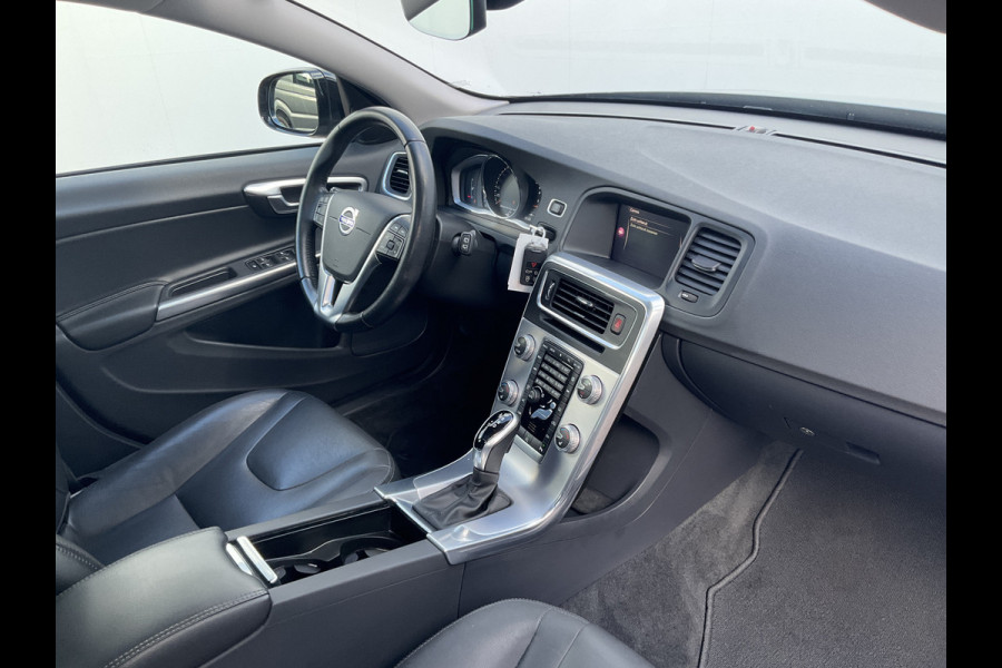 Volvo V60 Cross Country 2.0 T5 Polar+ Pano Memory Camera Navi Dealer Onderhouden!!