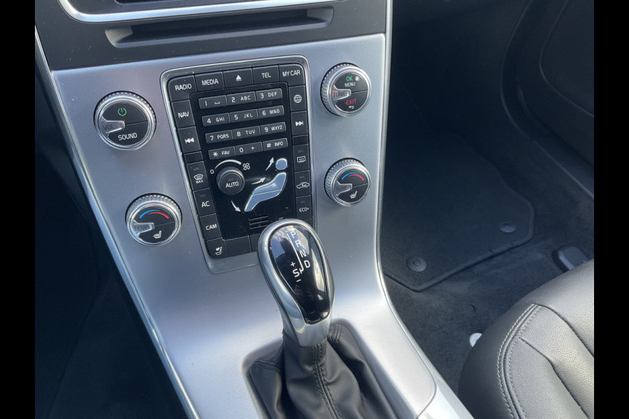 Volvo V60 Cross Country 2.0 T5 Polar+ Pano Memory Camera Navi Dealer Onderhouden!!