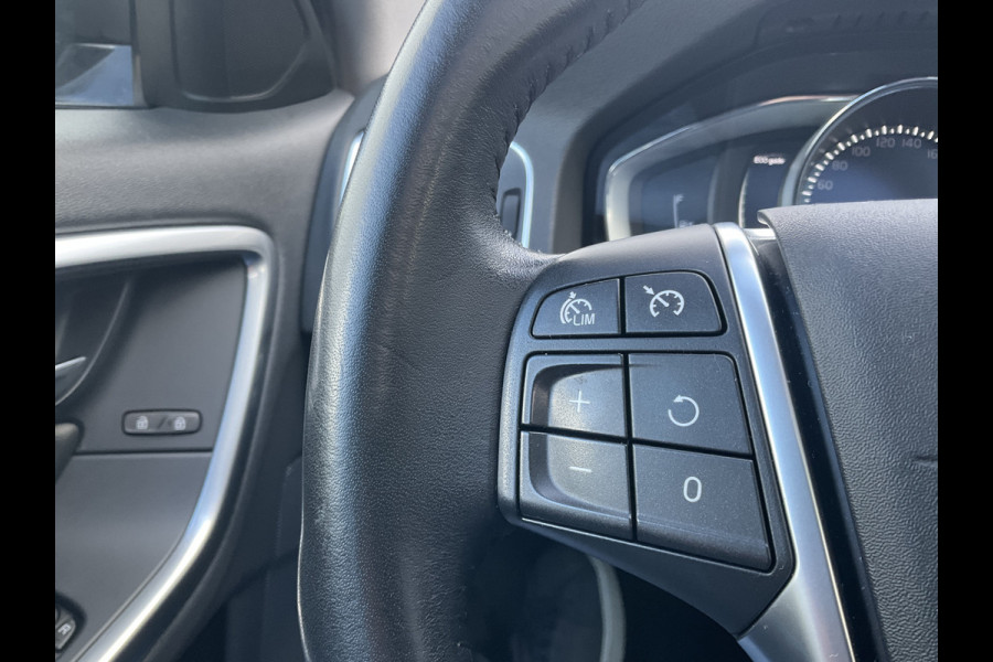 Volvo V60 Cross Country 2.0 T5 Polar+ Pano Memory Camera Navi Dealer Onderhouden!!