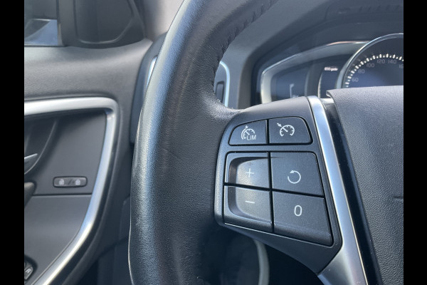 Volvo V60 Cross Country 2.0 T5 Polar+ Pano Memory Camera Navi Dealer Onderhouden!!