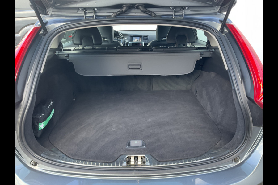 Volvo V60 Cross Country 2.0 T5 Polar+ Pano Memory Camera Navi Dealer Onderhouden!!
