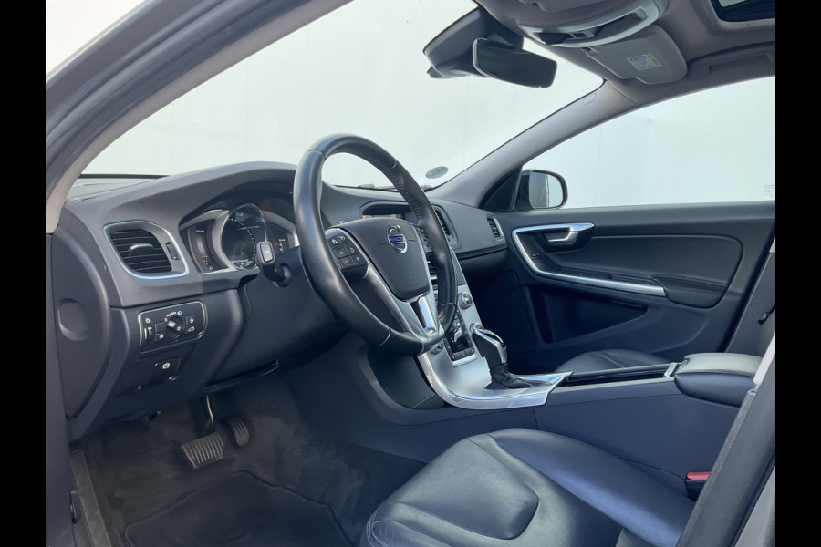 Volvo V60 Cross Country 2.0 T5 Polar+ Pano Memory Camera Navi Dealer Onderhouden!!