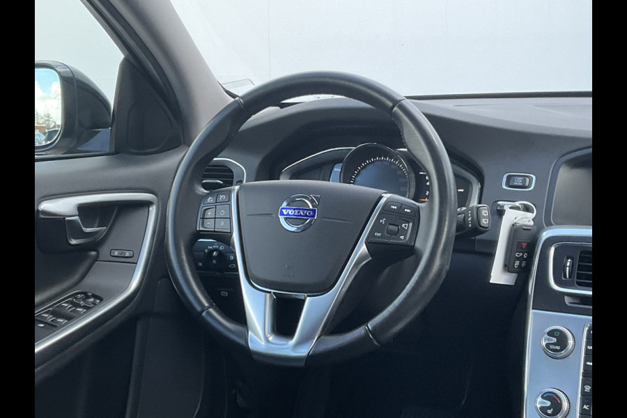 Volvo V60 Cross Country 2.0 T5 Polar+ Pano Memory Camera Navi Dealer Onderhouden!!