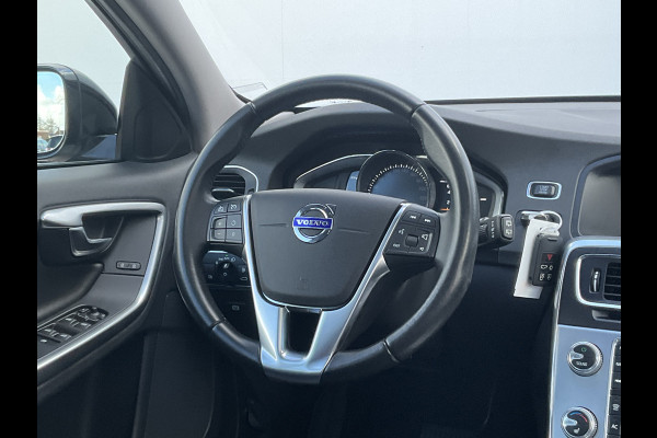 Volvo V60 Cross Country 2.0 T5 Polar+ Pano Memory Camera Navi Dealer Onderhouden!!