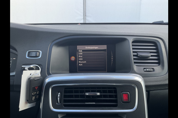Volvo V60 Cross Country 2.0 T5 Polar+ Pano Memory Camera Navi Dealer Onderhouden!!