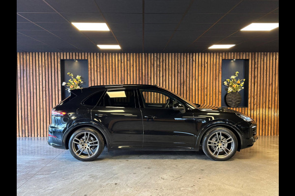 Porsche Cayenne 3.0 E-Hybrid Platinum Edition / NAP / Sport Chrono / Matrix / Bose / Memory / 360 Camera / Luchtvering
