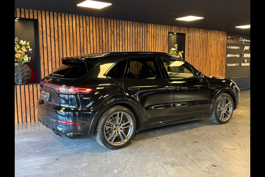 Porsche Cayenne 3.0 E-Hybrid Platinum Edition / NAP / Sport Chrono / Matrix / Bose / Memory / 360 Camera / Luchtvering