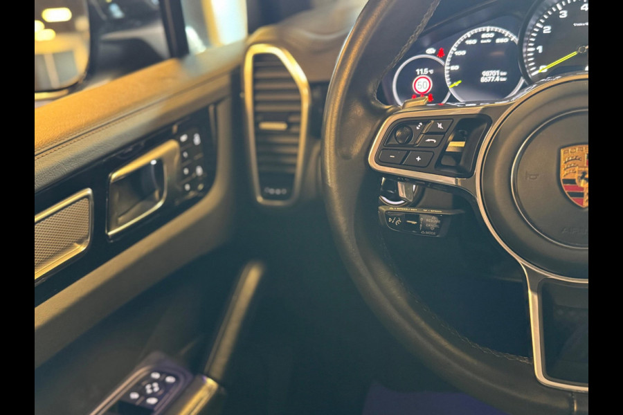 Porsche Cayenne 3.0 E-Hybrid Platinum Edition / NAP / Sport Chrono / Matrix / Bose / Memory / 360 Camera / Luchtvering