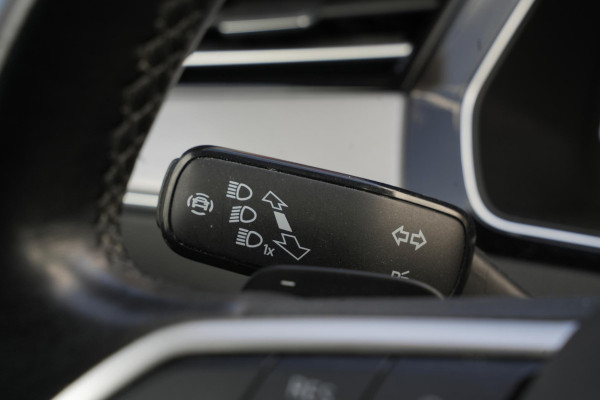 Volkswagen Passat 1.5 TSI Business Automaat Pano Dak trekhaak