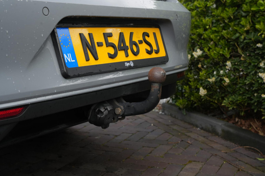 Volkswagen Passat 1.5 TSI Business Automaat Pano Dak trekhaak