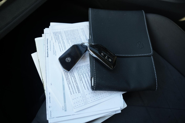 Volkswagen Golf 1.5 TSI Style Adapt. Cruise HeadUp Memory Stoel/Stuurverwarming DAB+