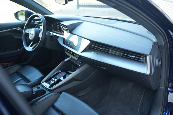 Audi A3 Sportback 35 TFSI Business edition Leer LED Cruise Clima