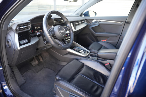 Audi A3 Sportback 35 TFSI Business edition Leer LED Cruise Clima