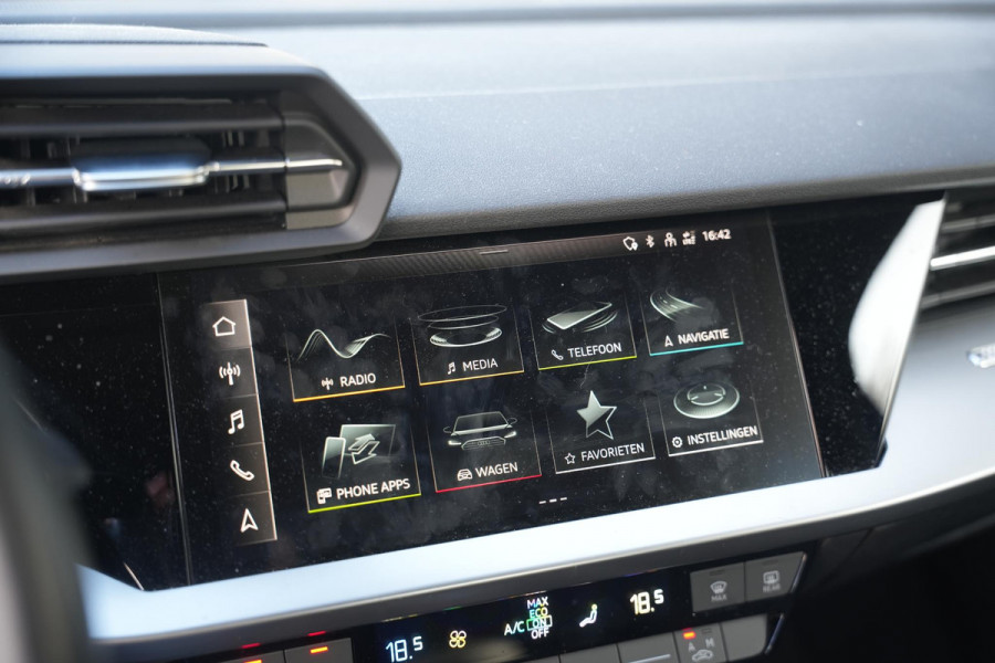 Audi A3 Sportback 35 TFSI Business edition Leer LED Cruise Clima