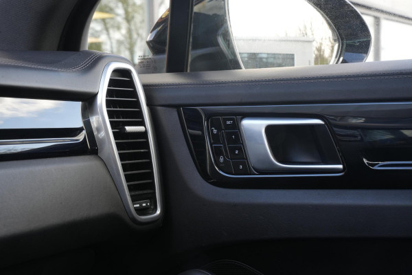 Porsche Cayenne 2.9 S Panoramadak SportChrono Leer Stuurverw. Trekhaak