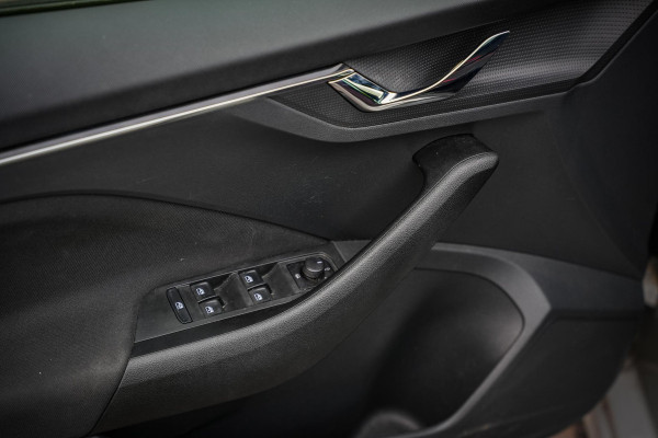 Škoda Kamiq 1.0 TSI Business Edition Monte Carlo Panoramadak Stoelverw. Carplay Digital Dash