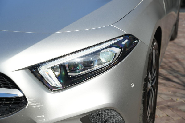 Mercedes-Benz A-Klasse 250 e Premium Plus Panoramadak Widescreen Adaptieve Cruise Leer Stoelverw. Ambient