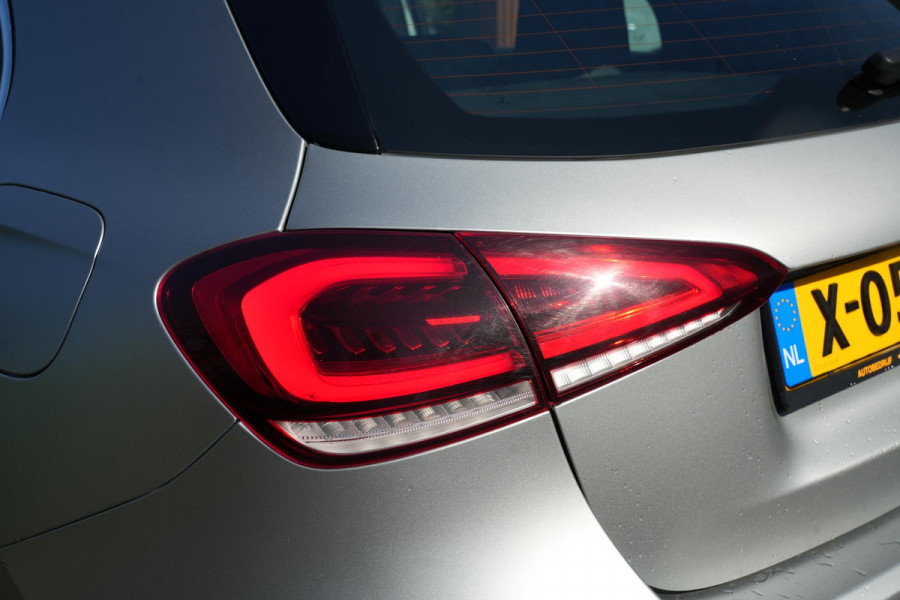 Mercedes-Benz A-Klasse 250 e Premium Plus Panoramadak Widescreen Adaptieve Cruise Leer Stoelverw. Ambient