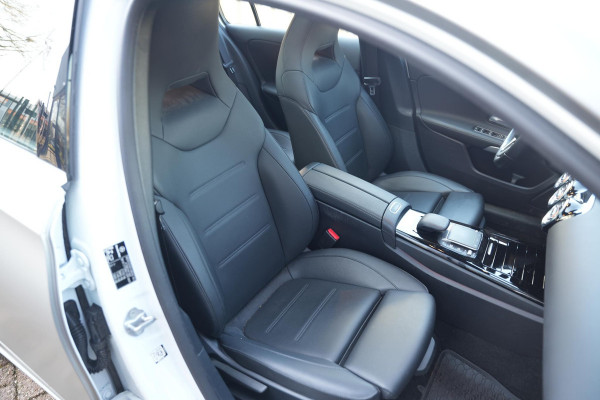 Mercedes-Benz A-Klasse 250 e Premium Plus Panoramadak Widescreen Adaptieve Cruise Leer Stoelverw. Ambient