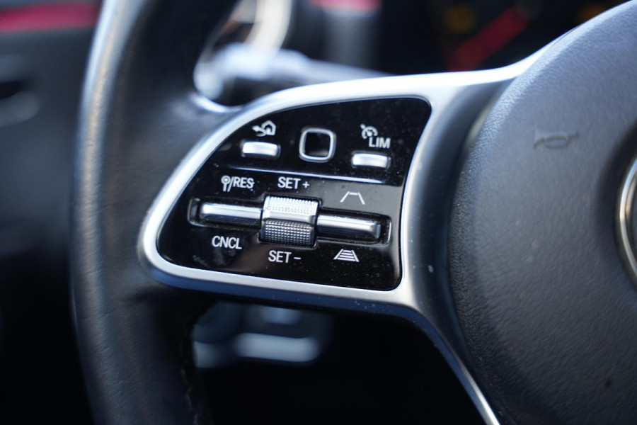 Mercedes-Benz A-Klasse 250 e Premium Plus Panoramadak Widescreen Adaptieve Cruise Leer Stoelverw. Ambient