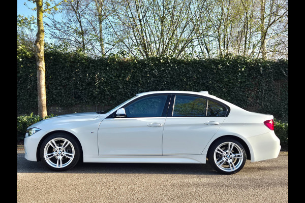 BMW 3-serie M Sport Virtual dash Apple CarPlay 18inch DAB+ Cruise 100% dealer onderhouden M Sport Edition