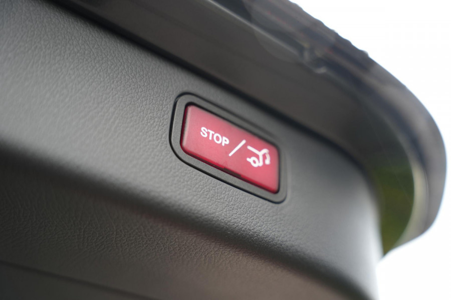 Mercedes-Benz C-Klasse 180 Business Solution AMG Adaptieve Cruise Ambient Stuurverw. 360 Camera 19''LM