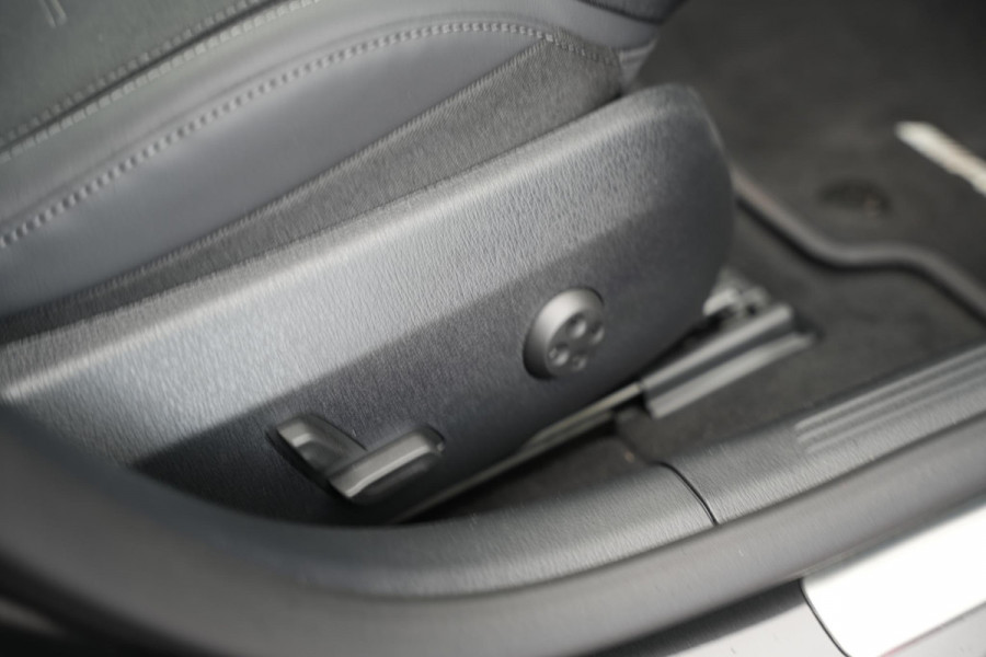 Mercedes-Benz C-Klasse 180 Business Solution AMG Adaptieve Cruise Ambient Stuurverw. 360 Camera 19''LM