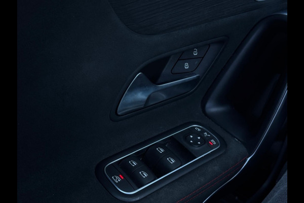 Mercedes-Benz CLA-Klasse 250 e AMG Line FULL PANO SFEER ECC MM SEATS SPORTVELGEN NAVI