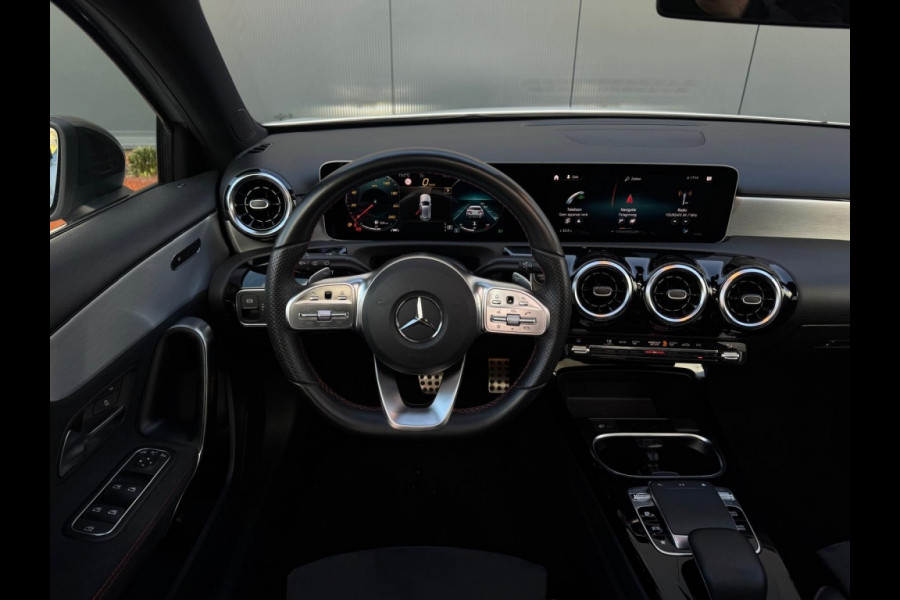 Mercedes-Benz A-Klasse 250 AMG FULL PANO NAVI DEALER OND CAMERA LEDER LED