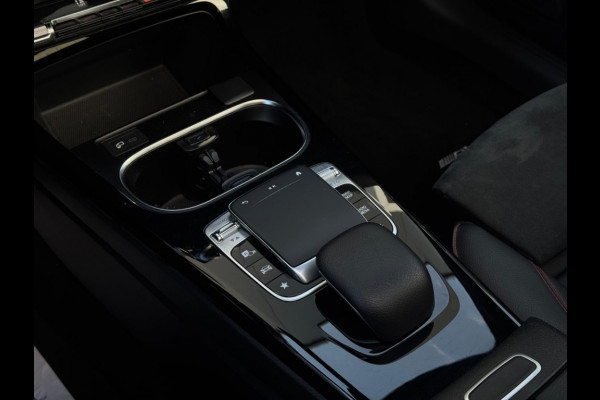 Mercedes-Benz A-Klasse 250 AMG FULL PANO NAVI DEALER OND CAMERA LEDER LED