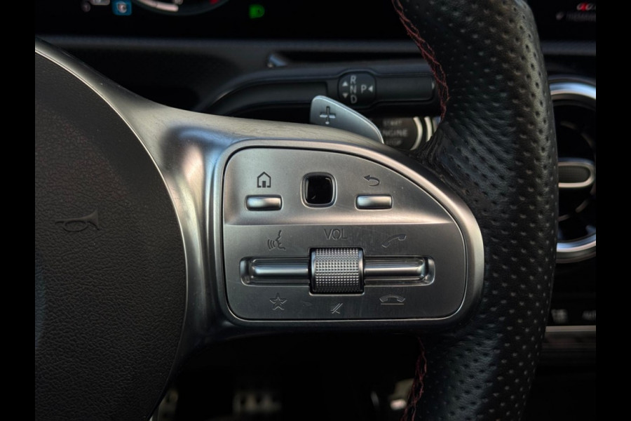 Mercedes-Benz A-Klasse 250 AMG FULL PANO NAVI DEALER OND CAMERA LEDER LED