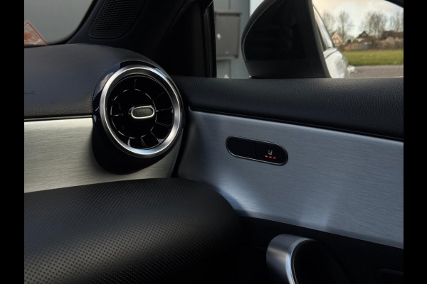 Mercedes-Benz A-Klasse 250 AMG FULL PANO NAVI DEALER OND CAMERA LEDER LED