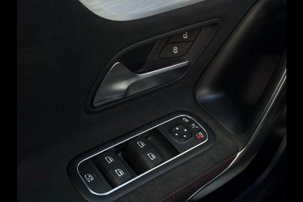 Mercedes-Benz A-Klasse 250 AMG FULL PANO NAVI DEALER OND CAMERA LEDER LED