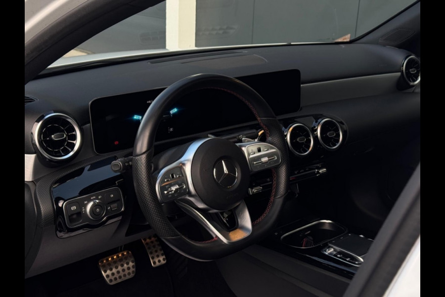 Mercedes-Benz A-Klasse 250 AMG FULL PANO NAVI DEALER OND CAMERA LEDER LED