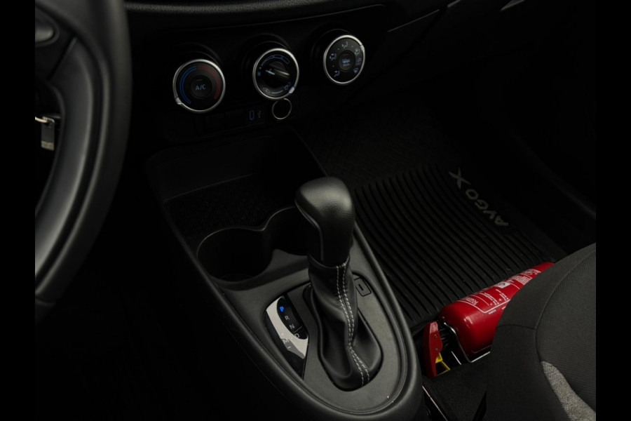 Toyota Aygo X 1.0 VVT-i S-CVT Prem AUTOMAAT NAVI CAMERA LED GARANTIE