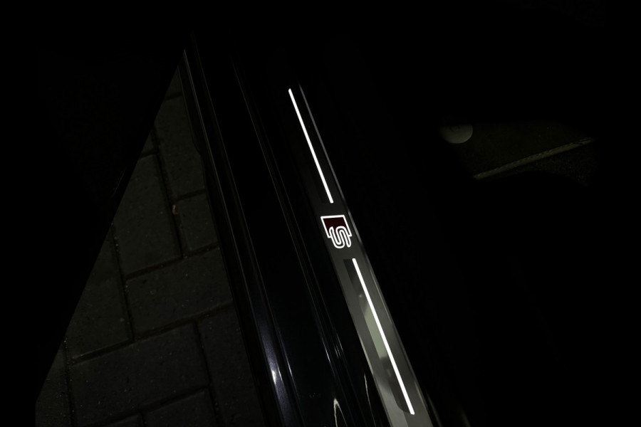 Audi A3 Sportback 45 TFSI e S Line Pano|Keyless|Dodehoek|ACC