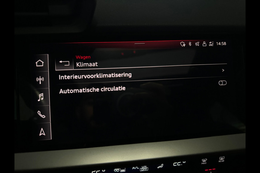 Audi A3 Sportback 45 TFSI e S Line Pano|Keyless|Dodehoek|ACC