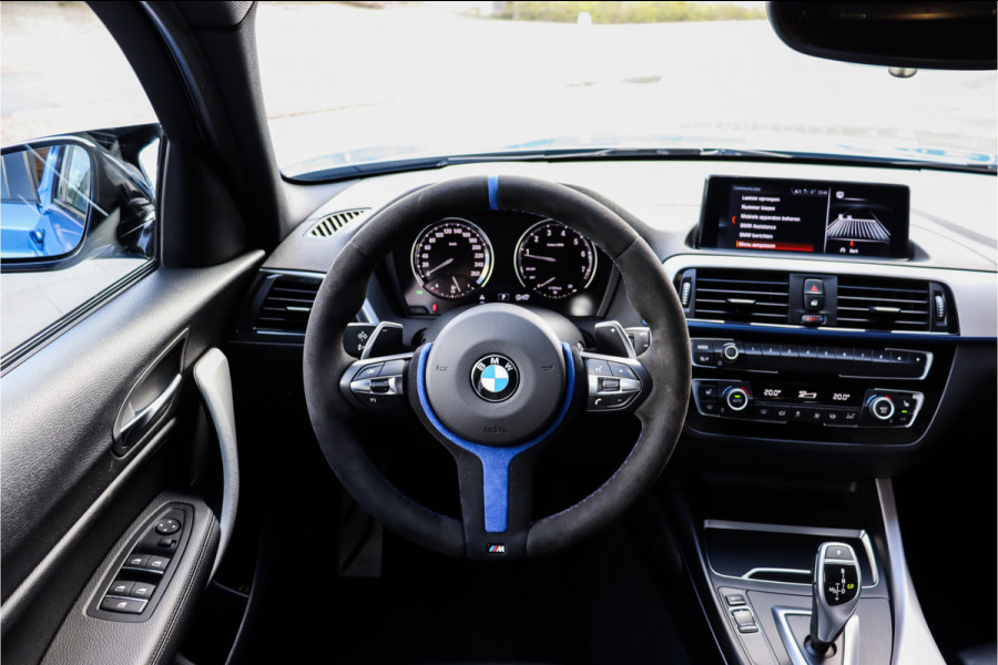BMW 1-serie M140i High Executive **Sp.leder/Carplay/Alcantara stuur/BMW-Led**