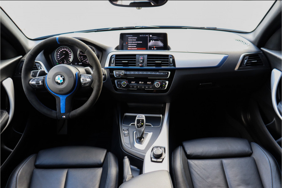 BMW 1-serie M140i High Executive **Sp.leder/Carplay/Alcantara stuur/BMW-Led**