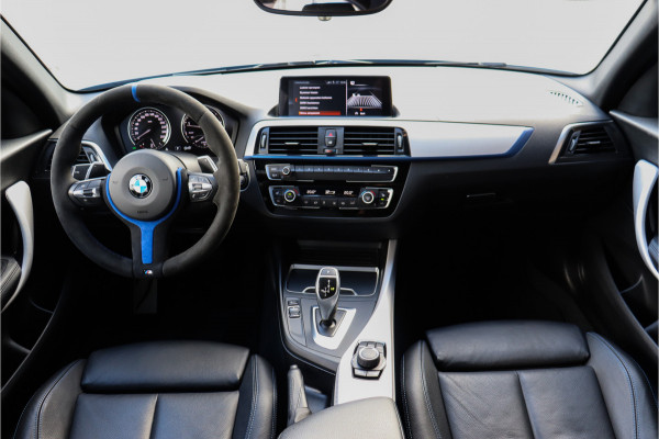 BMW 1-serie M140i High Executive **Sp.leder/Carplay/Alcantara stuur/BMW-Led**