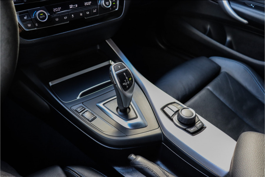 BMW 1-serie M140i High Executive **Sp.leder/Carplay/Alcantara stuur/BMW-Led**