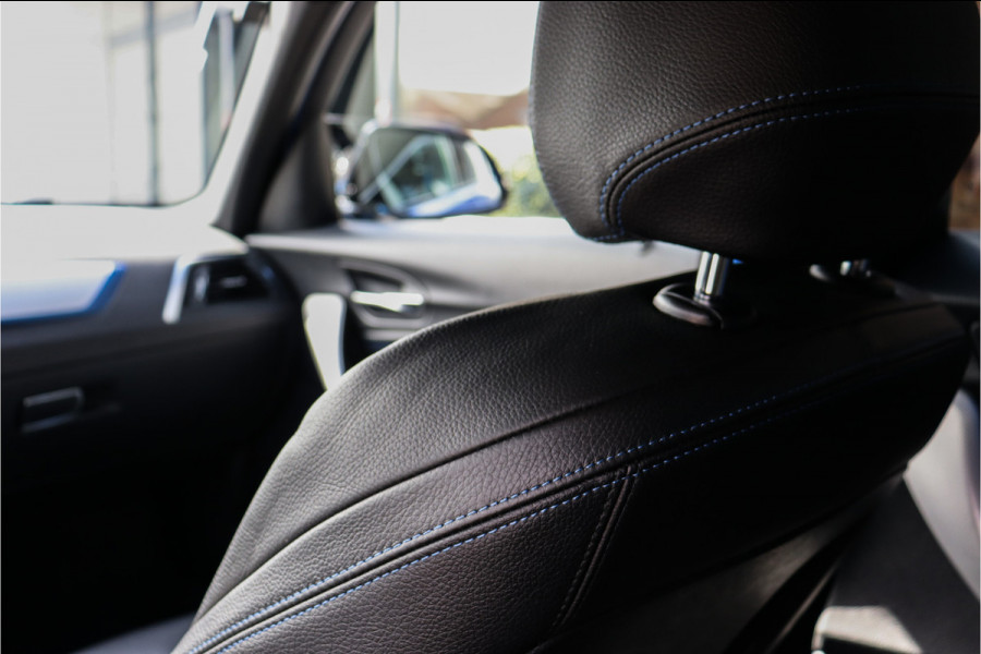 BMW 1-serie M140i High Executive **Sp.leder/Carplay/Alcantara stuur/BMW-Led**