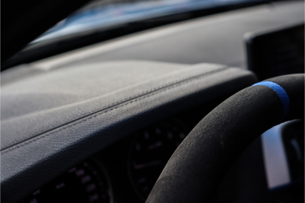 BMW 1-serie M140i High Executive **Sp.leder/Carplay/Alcantara stuur/BMW-Led**