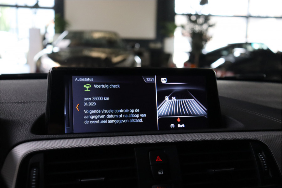 BMW 1-serie M140i High Executive **Sp.leder/Carplay/Alcantara stuur/BMW-Led**