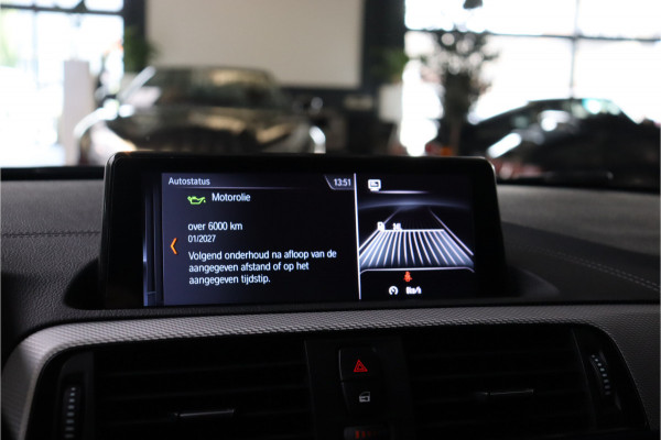 BMW 1-serie M140i High Executive **Sp.leder/Carplay/Alcantara stuur/BMW-Led**